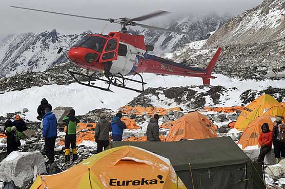 Climbing firms call off Everest season after quake