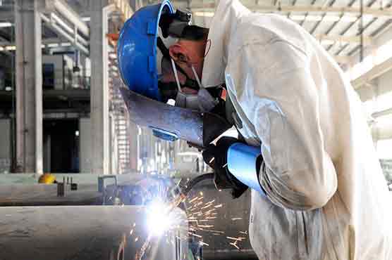 China manufacturing index at one-year low: HSBC