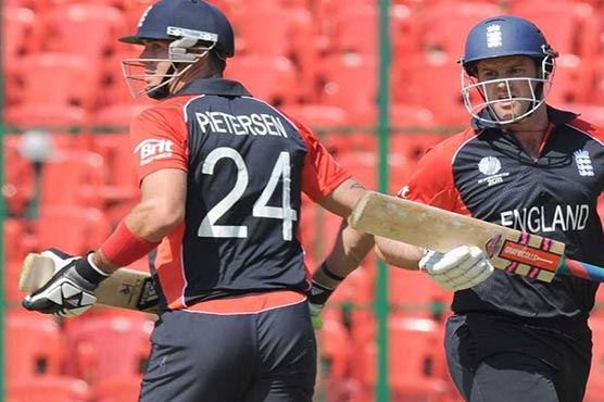 Boycott warns against new England role for Strauss