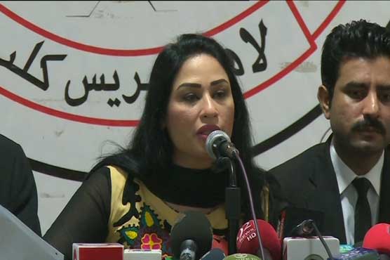 Humaira Arshad approaches court to file divorce