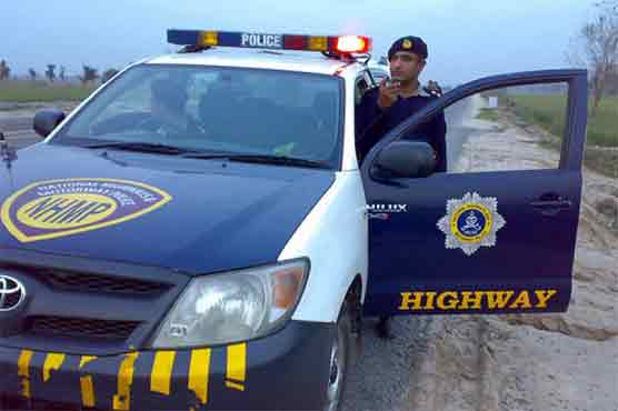 Peshawar police foil attempt to smuggle weapons, drugs to Punjab