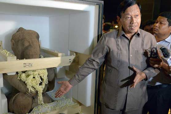 US museum returns looted statue to Cambodia