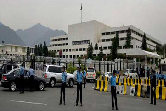 KP MPAs allowed to protest outside parliament house