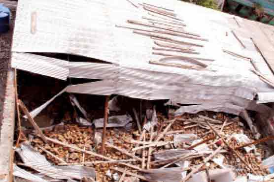 Six injured as roof of house collapses in Karachi