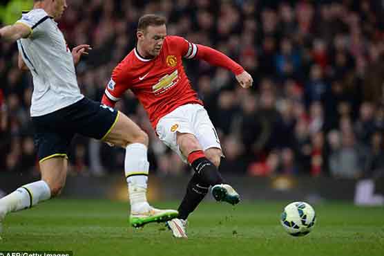 Football: United into Champions League after Liverpool defeat
