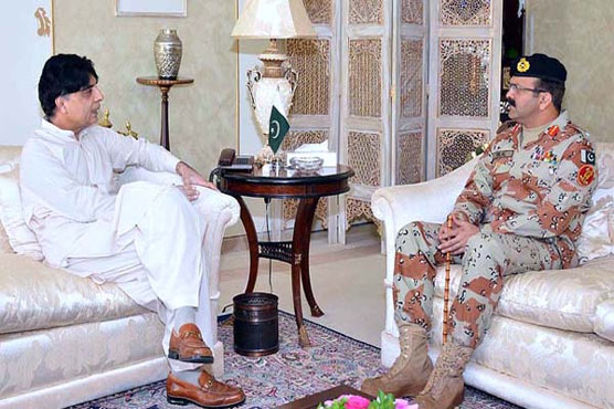 DG Rangers briefs Ch Nisar on Karachi bus attack