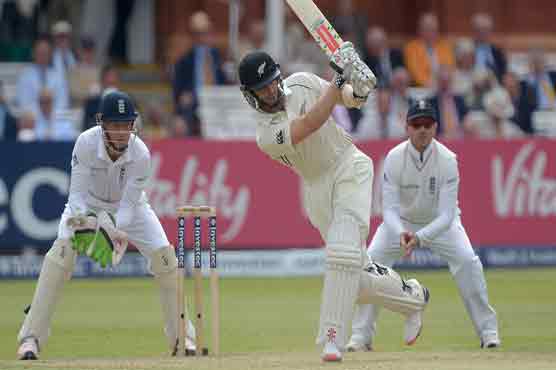 Williamson frustrates England in first Test