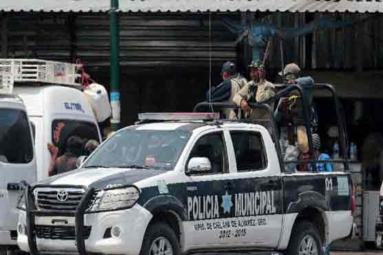 Gunmen attack Mexico campaign team's car