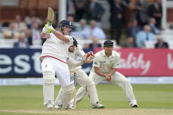 Stokes and Cook tons make New Zealand toil