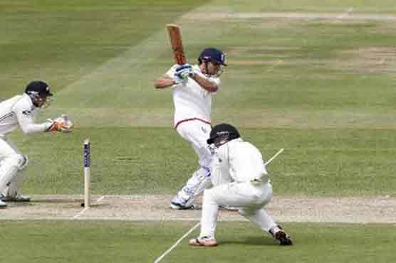 Stokes and Cook tons make New Zealand toil