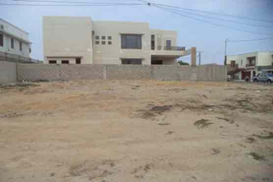 Body of 35-yr-old man recovered from empty plot in Karachi