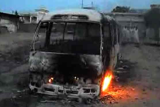 Miscreants torch two buses in Kallar Syedan