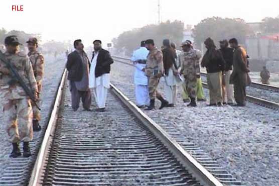 Bid to blow up railway track foiled in Kandhkot, terrorist arrested