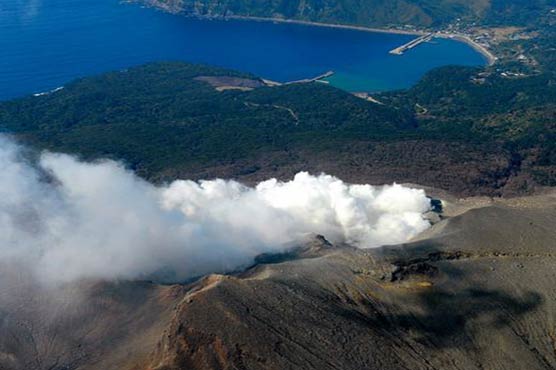 Japan issues evacuation order after volcano erupts