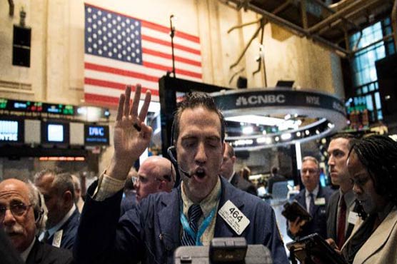 US stocks sag as consumer confidence slips
