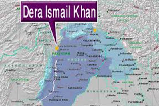 Provincial Minister Ali Amin picks ballot boxes, crowd surrounds his car 