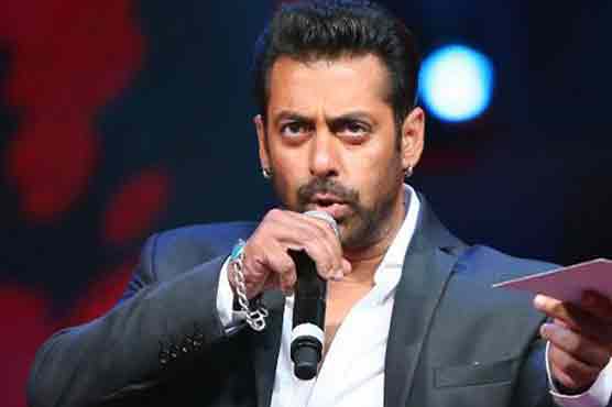 Bailed Bollywood star Khan performs in UAE