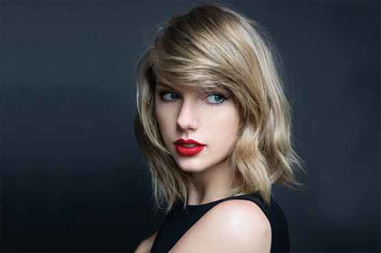 Taylor Swift sues radio host for groping
