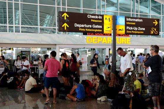 Indonesia shuts Bali airport for second day running