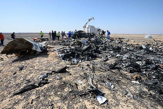 UK says bomb may have downed Russian jet, halts Sharm flights