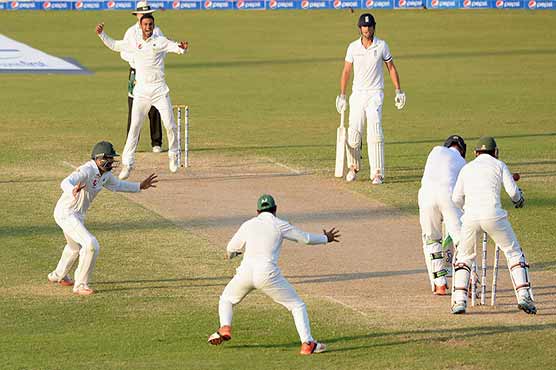 Day 5: England resume innings at 46-2 in third Pakistan Test
