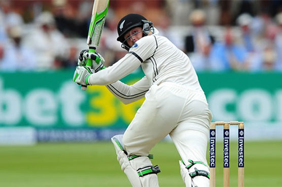 Kiwis unscathed to tea after huge Aussie declaration 