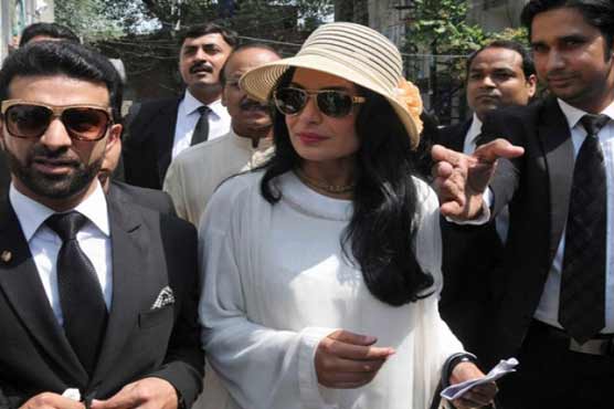 Meera offers Shah Rukh Khan role in her film