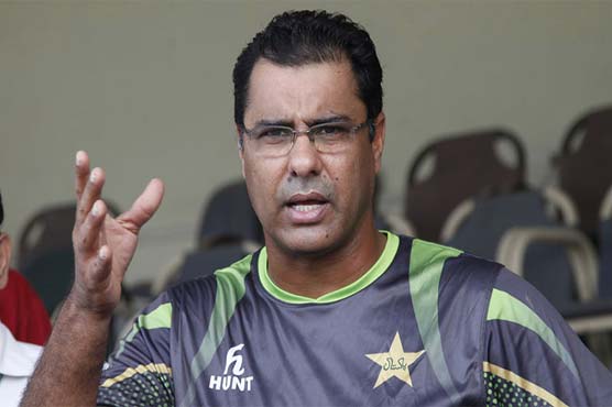 Waqar praises England pacemen's reverse swing ability