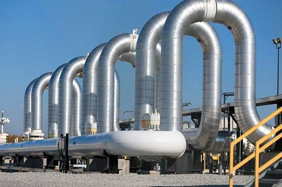 Oil prices hit reverse as dollar jumps on US data