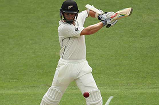 Williamson's tough call as Kiwi hold hopes for a miracle win