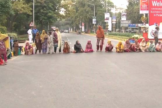 2nd PTI worker also succumbs to injuries, party stages protest at Mall