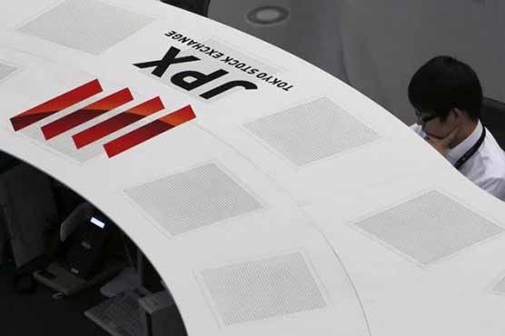 Global shares dip, dollar back on track