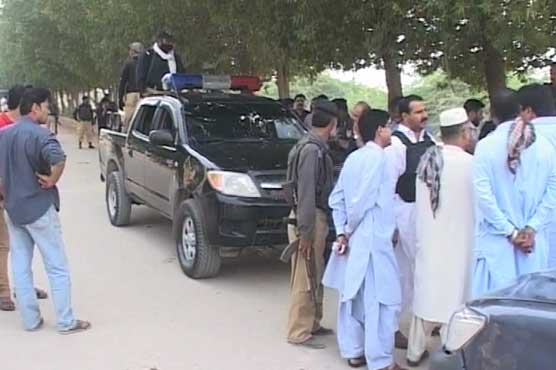 Terrorists attack police checkpost in Karachi, claim life