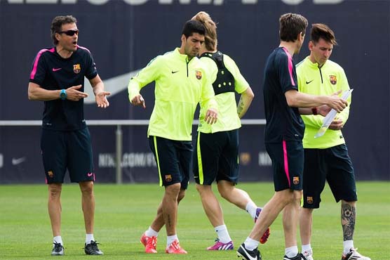 Football: Messi returns to Barca training ahead of Real clash