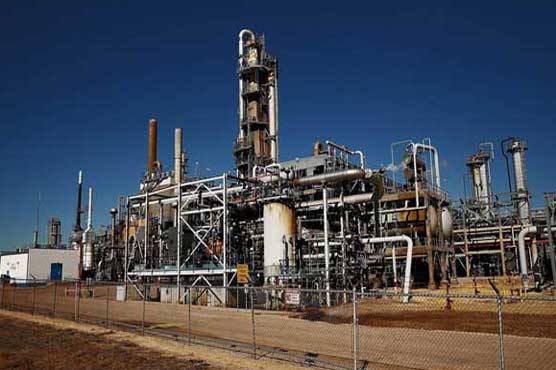 Oil down in Asia on oversupply fears