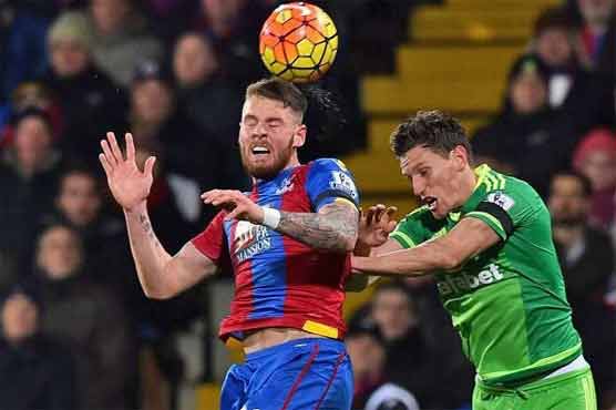 Football: Defensive howler lets Defoe stun Palace