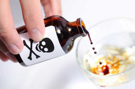 UK wife who poisoned husband is foiled by spelling mistake