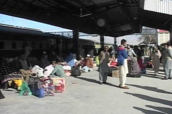 Two trains cancelled as Quetta drivers protest on third day for engines replacement
