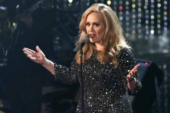 Adele's '25' album sales smashes record