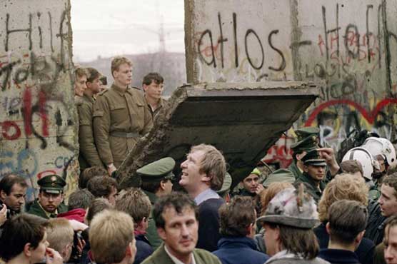 Germany in flux fetes 25 years of post-Wall unity