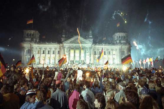 Germany at crossroads celebrates 25 years of unity
