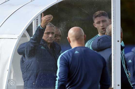 Football: Mourinho blasts rift talk, Arsenal look for aggression 