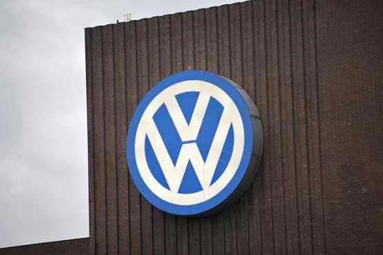 Volkswagen starts telling customers if affected by emissions scandal