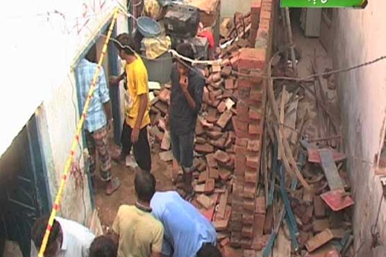 Faisalabad: Under-construction house collapses, 3 kids dead