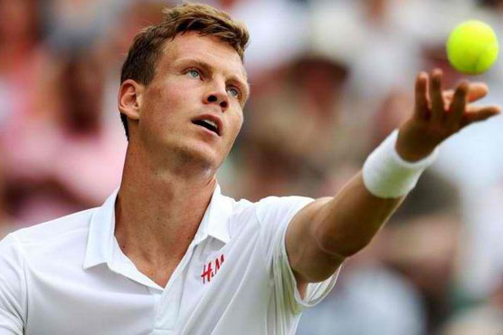 Tennis: Berdych, Wozniacki crash in Beijing smog