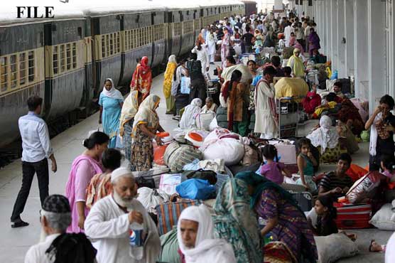 Samjhauta Express stopped at Wagah due to security concerns