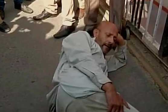 Muslim politician in IHK who was attacked by BJP members over 'beef party' stages protest
