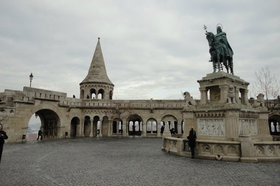Austria's far-right leader hopes to conquer 'red bastion' of Vienna 