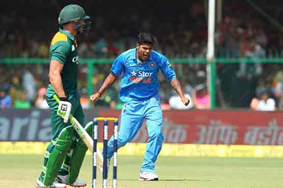 South Africa make 303-5 in first India ODI
