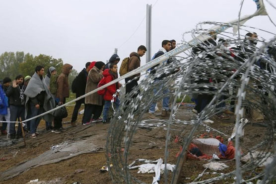 Gloom as Hungary seals Croatian border
